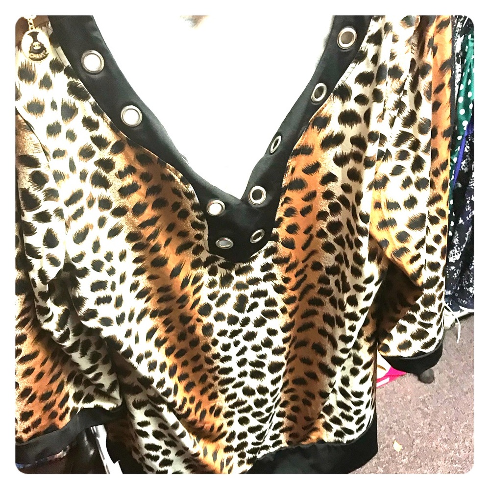 1x leopard top